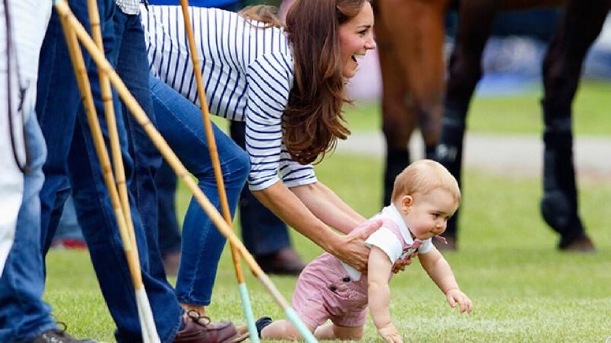 威廉王子第一個父親節！粉紅色喬治小王子的超萌啦啦隊服是這個牌子！