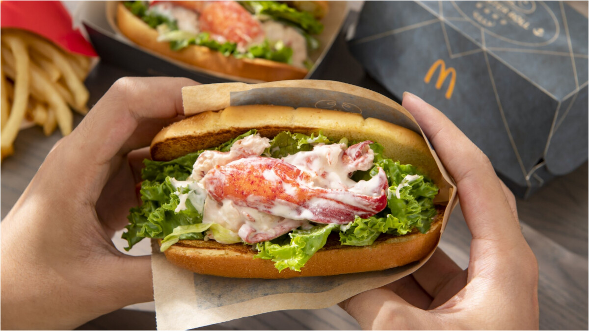 麥當勞首度推出「螯龍蝦堡」！甘甜龍蝦肉+香烤布里歐麵包，全台限量30萬份