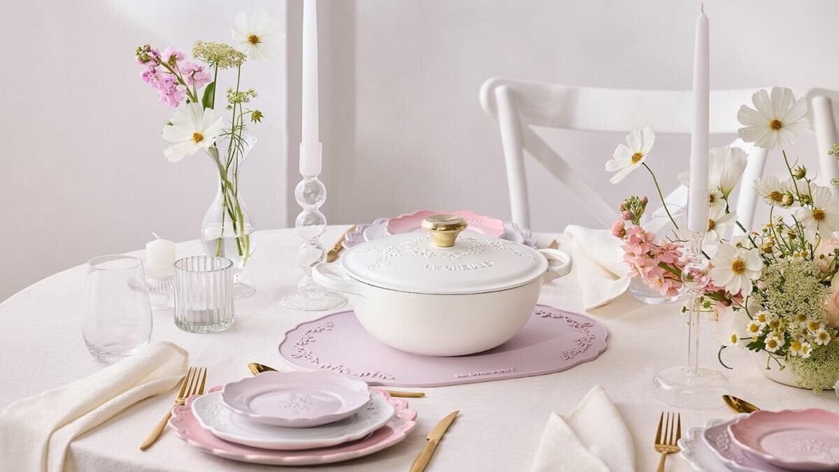 LE CREUSET 全新「永恆花蕾系列」優雅設計成為婚禮與重要節日贈禮的品味首選！