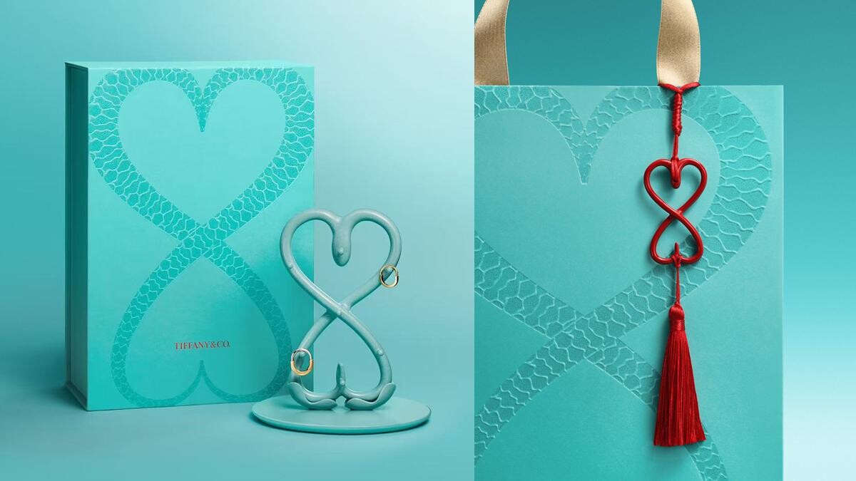 天青色瓷器的現代設計美學！Tiffany & Co. 珠寶首次跨界合作藝術家王令塵 Oscar Wang