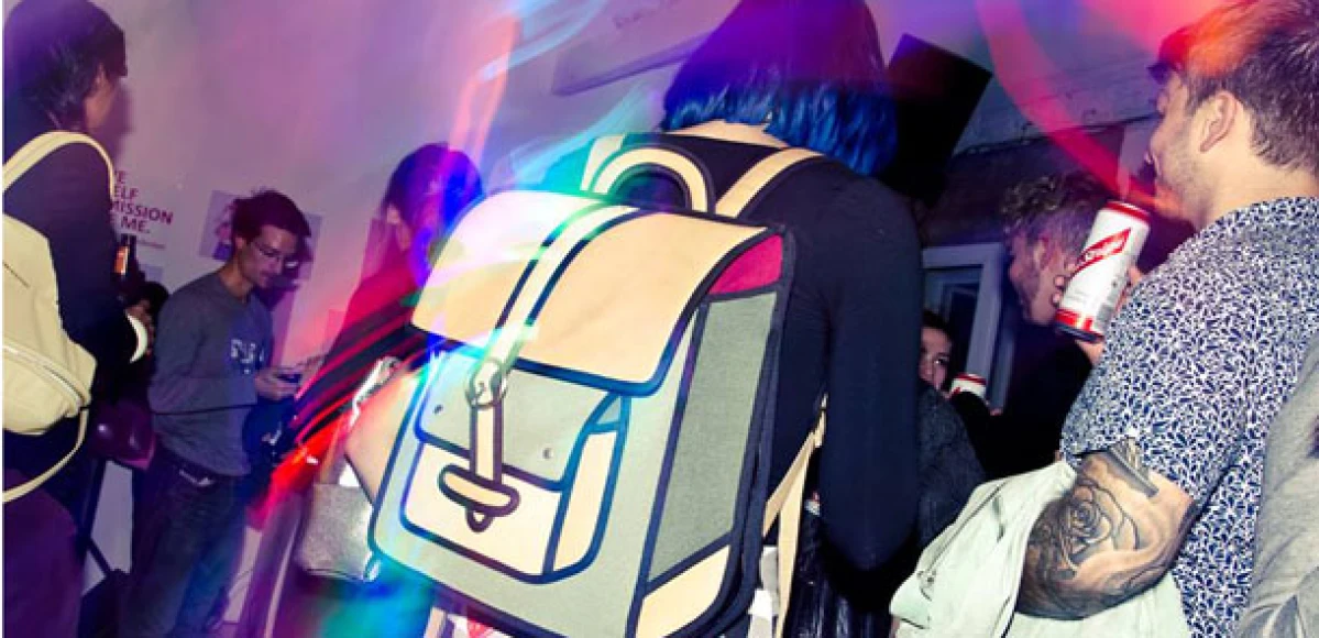 JumpFromPaper出征倫敦時尚周 2D 粉紅派對征服倫敦潮人！