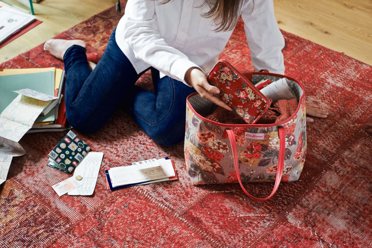 Cath Kidston用甜美托特包點綴今年秋冬