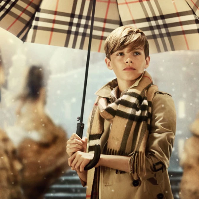 羅密歐貝克漢再次溫暖呈現! Burberry 陪你歡度英倫味溫馨佳節!