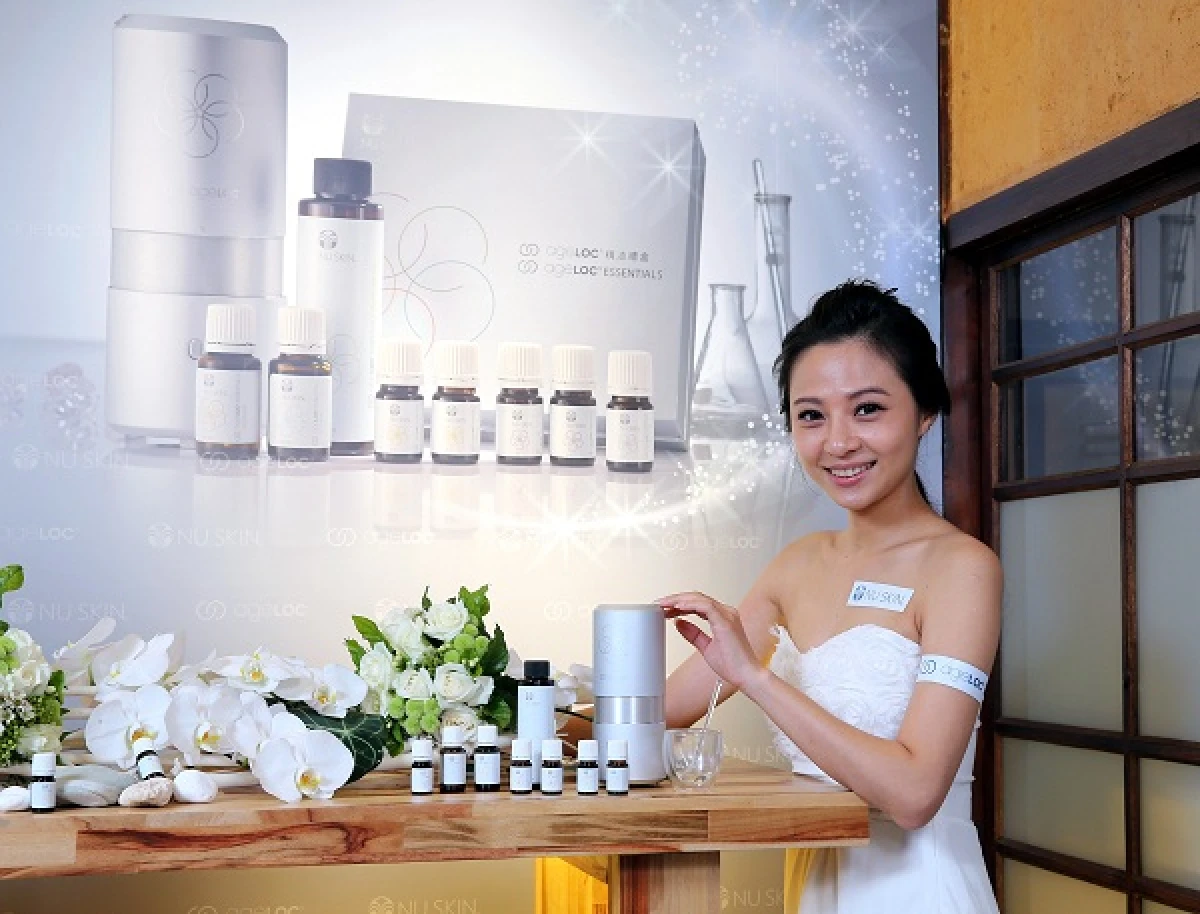 ageLOC®精油系列 讓肌因之美,油然綻放