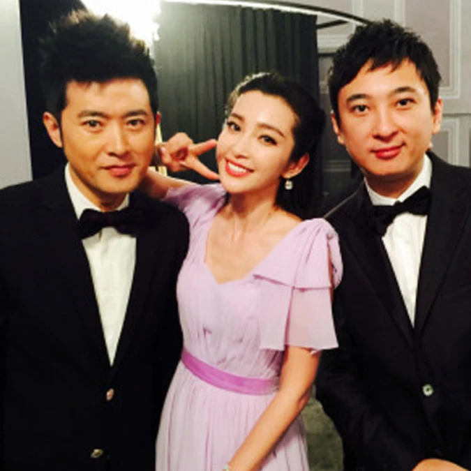 城堡內一定要拍照啊!看大明星在黃曉明Angelababy世紀婚禮上怎麼玩