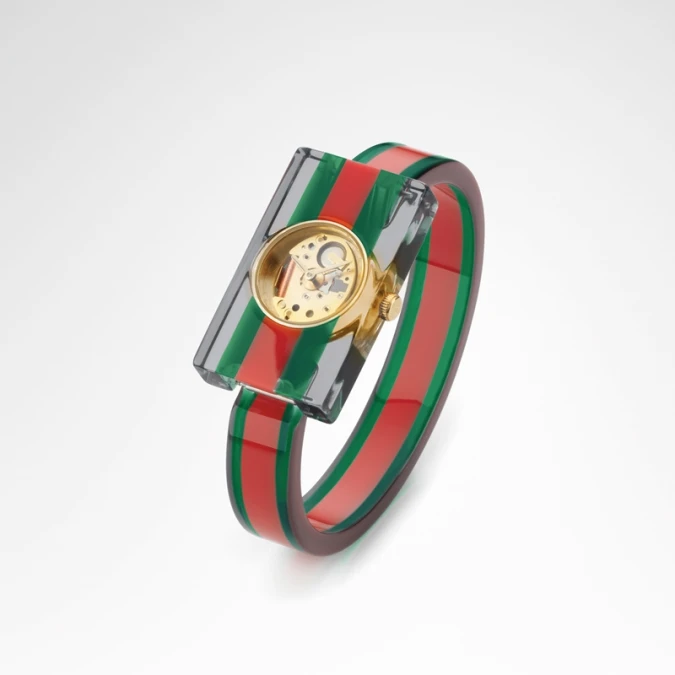 GUCCI 2016春夏時裝秀亮點之一,柔情地圖的〝紅綠透明獨錶〞