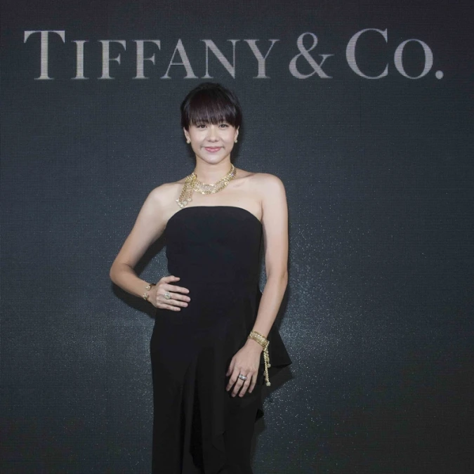 入圍金馬影后林嘉欣現身2015 Tiffany The Glamour of New York珠寶展並感動的說:老公還是跟婚前一樣浪漫
