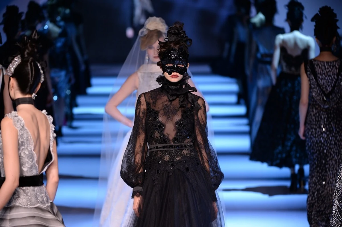 匯聚國際頂尖時尚品牌，CENTRESTAGE於2016年9月閃耀登場！