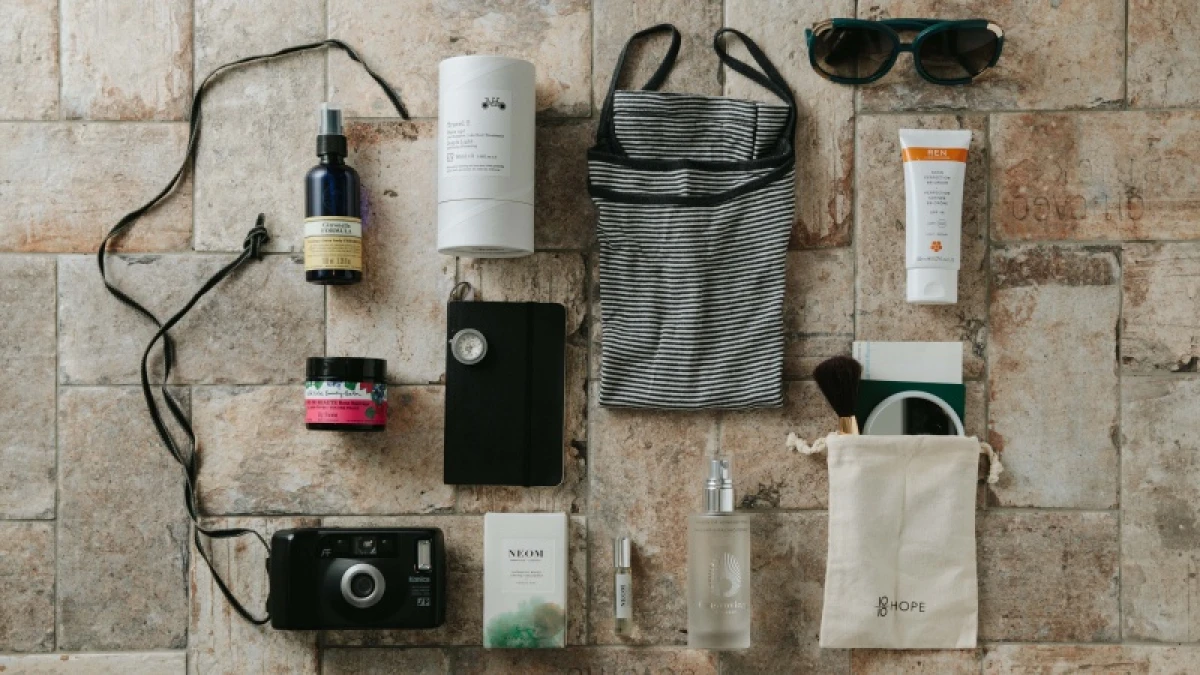 夏日旅遊不用再大包小包！行李只放這5款好物就夠了