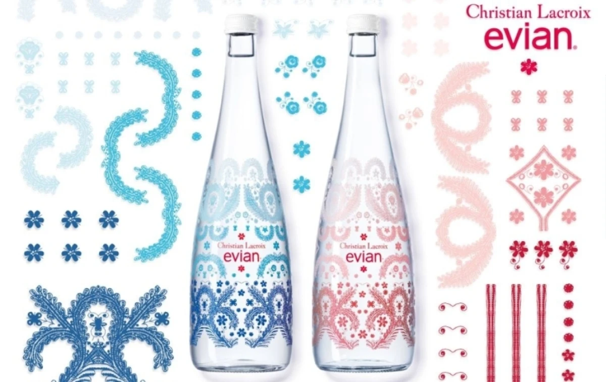 首次在台推出聯名款寶特瓶 Pink & Blue兩小無猜 evian X Christian Lacroix2017高級訂製對瓶，限量純淨收藏