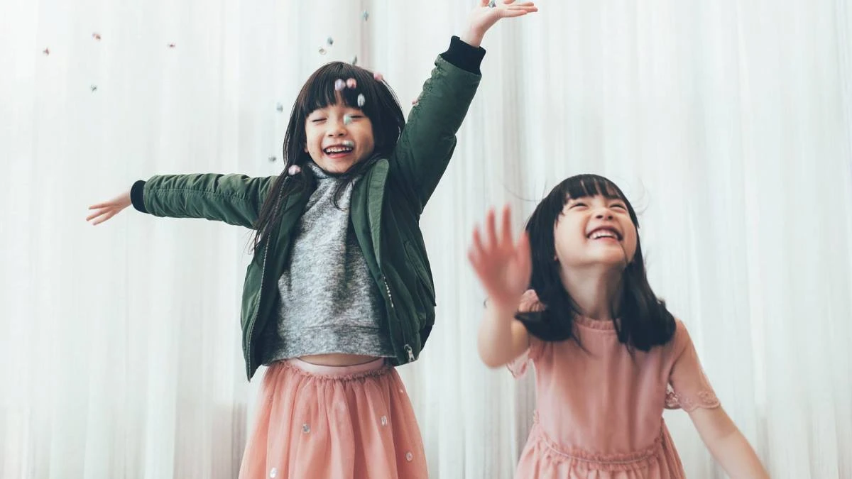 Zara中國年系列首次用了台灣模特兒，而她們就是超萌雙胞胎小女孩 蘋果、西打！