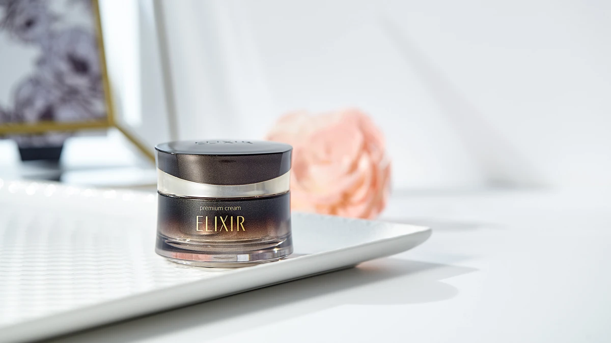 夜夜輕奢保養,女人就要這樣寵愛自己~步驟不用多!綻放水玉光用這個小心機"嘟嘟好"