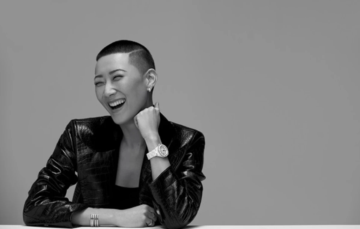 「經典就是當下,如果現在不做,要等到什麼時候?」孫怡的Chanel J12告白時間!
