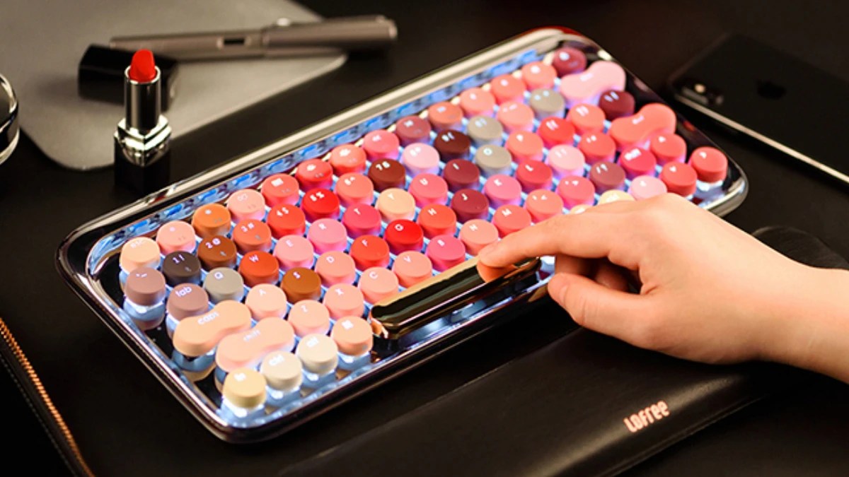 天貓上超紅女神級鍵盤就是它！粉色系眼影鍵盤熱銷洗版，3C女孩們都要換起來了啦