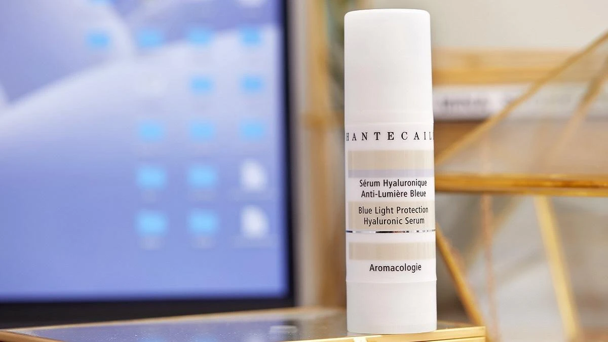 根本是為了編輯群而生的防禦系精華液！畢竟編除了睡覺時間其他16小時都在用3C……早被視為數位汙染危險群！