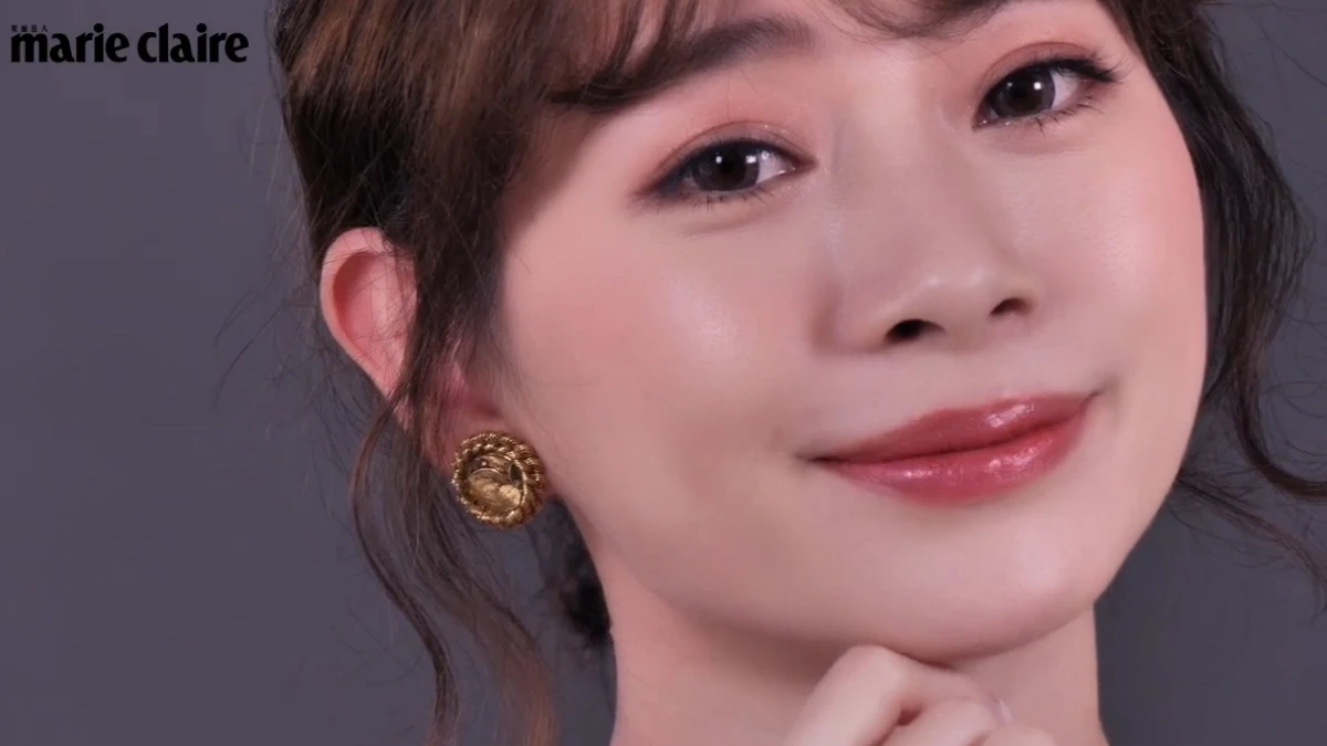 撼動日本美粧界的超細零粉感,從藝人到名媛都在用!AM到PM,13小時不脫粧,不用厲害的電修P圖,無濾鏡的裸光美肌感,這就是現今日本最流行的東京大人系!