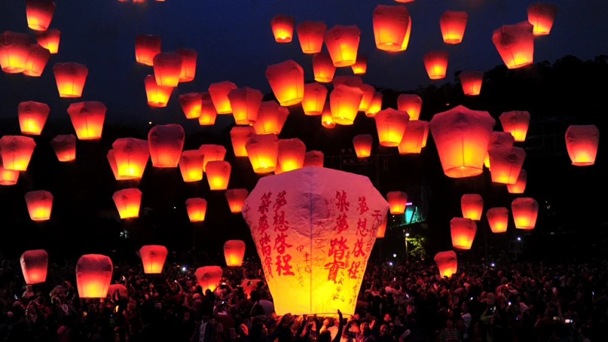「2020新北市平溪天燈節」必衝一波!上百盞天燈緩緩升空,幸福氛圍感動破表