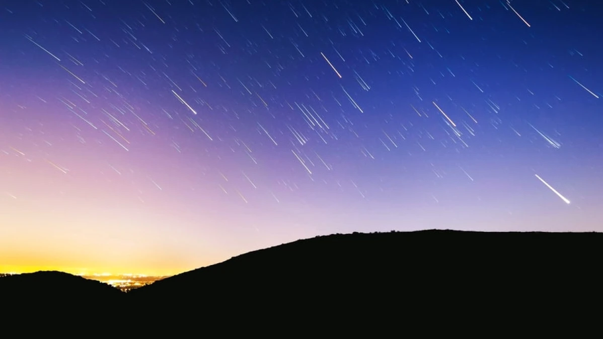 今年最壯觀「2021英仙座流星雨」本週登場!每小時百顆流星流瀉超夢幻,最佳觀賞時間、直播網址都在這