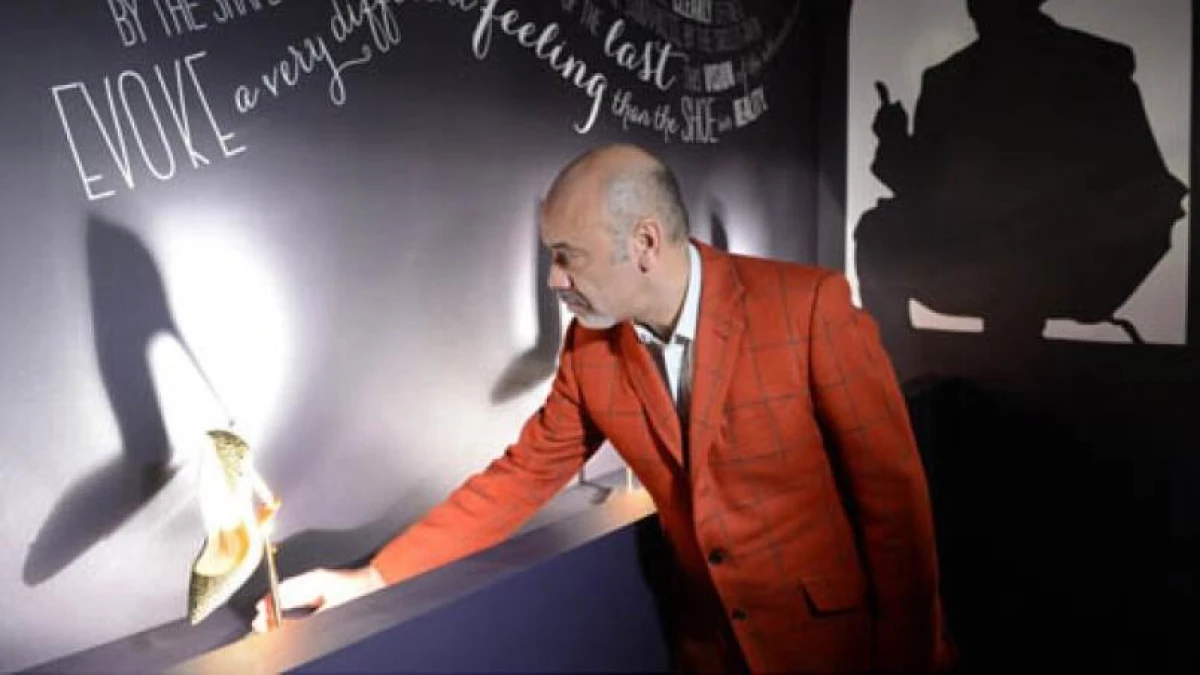 Christian Louboutin賣紅底鞋還不夠!2012年宣佈跨足彩妝界