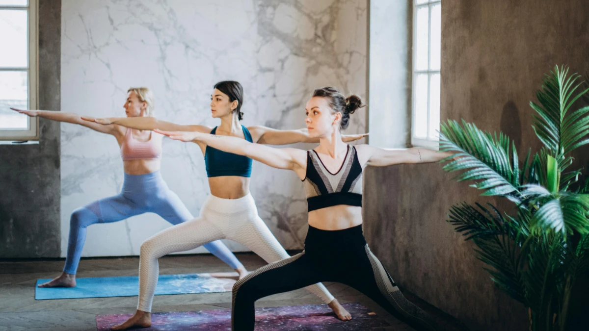 最帥「勇士二式」：一次開啟髖關節、強化下背與腿部肌群 美化體態的低難度瑜珈體式 女生要練起來！