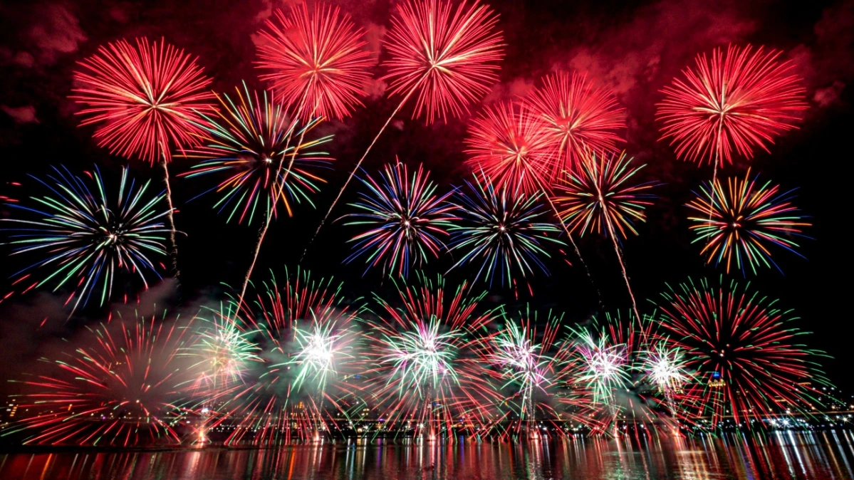 2025大稻埕夏日節4場煙火日期!《玩具總動員》可愛現身,情侶手刀約會