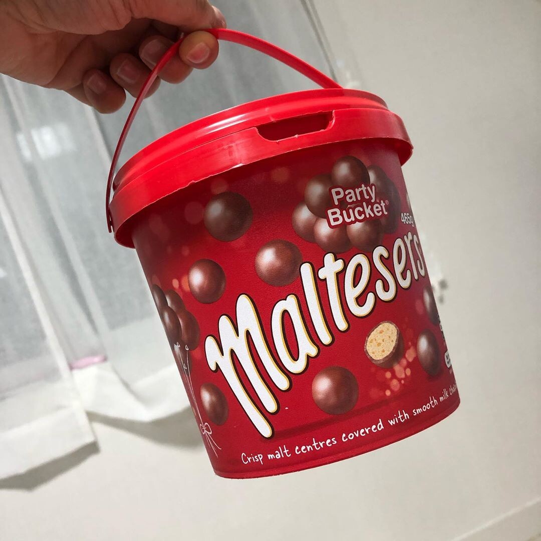 巧克力控必買 韓國推 麥提莎巧克力球maltesers 桶裝大容量版 加入牛奶更美味 Marie Claire 美麗佳人
