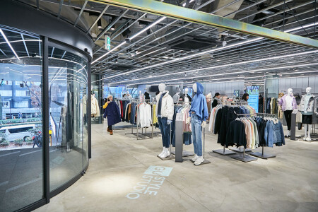 東京直擊 虛擬科技魔鏡幫你試衣 線上結單 Gu全球首家高科技概念店特色一覽 Marie Claire 美麗佳人