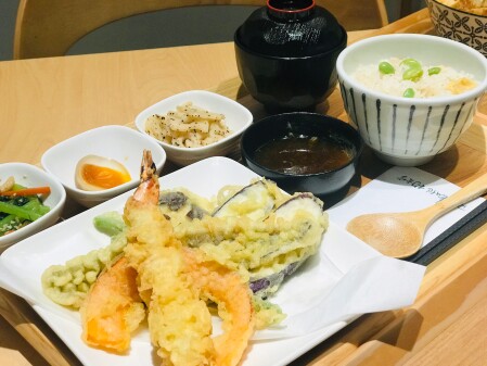 日本味十足手工飯糰 Rice Cafe杓文字 插旗京站推日式丼飯 定食 超萌的青蛙餐 Marie Claire 美麗佳人