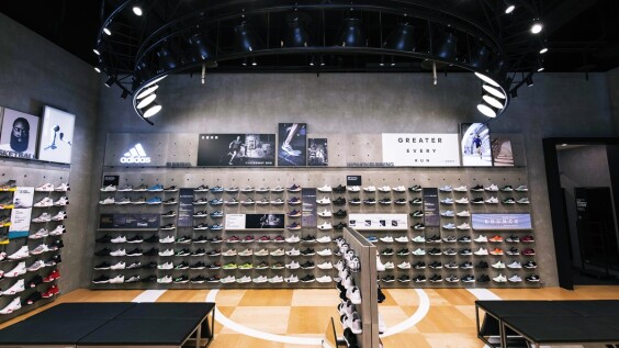 十米寬的鞋牆霸氣登場!adidas全新信義門市盛大開幕