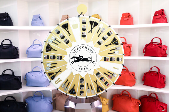 Longchamp,不只是到訪巴黎必買的包款,還是充滿愛的家族品牌!