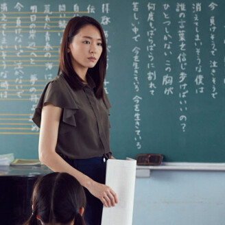 新垣結衣《再會吧!青春小鳥》一改開朗形象,挑戰臭臉鋼琴教師!