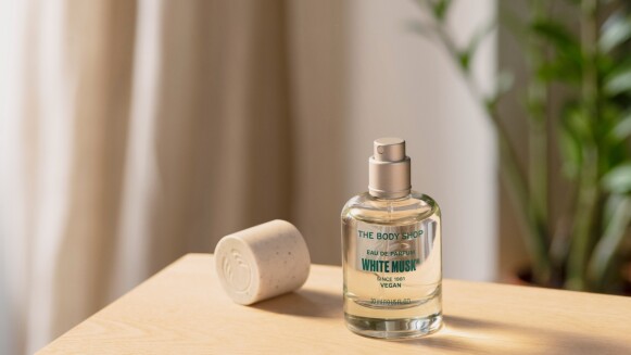 The Body Shop白麝香香水40週年全新改版升級,全系列全素成份更環保,還有香氛油、沐浴乳、疊香系列可混搭