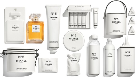 香奈兒5號工場限定系列竟然有Chanel N°5油漆桶沐浴乳、茶葉罐沐浴球、甚至還有冷水瓶、紙膠帶!17品項、開賣日、價錢一次看