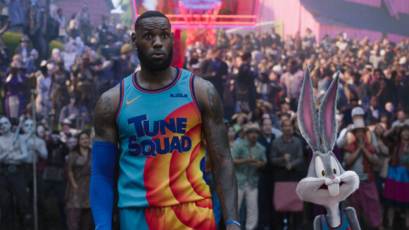 《怪物奇兵 全新世代》NBA冠軍球星「詹皇」LeBron James躍上大銀幕!攜手兔巴哥尬籃球,超狂數位籃球賽事即將開打