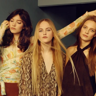 沒想到這個褲款從秋冬燒到春夏？！Zara再示範超復古新風格！