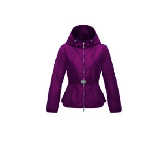 時尚心機！學學精靈女王和花邊教主如何穿上羽絨衣卻不臃腫！