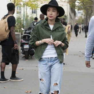 【街拍速報】不會還在穿合身款式吧？最高端的Oversize寬肩外套穿法在這…！