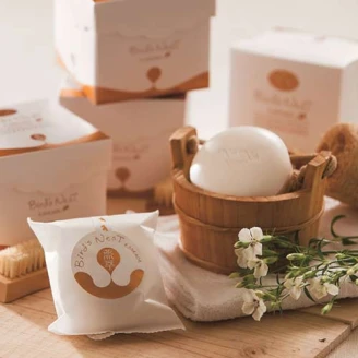 用燕窩呵護你的寶貝肌膚！廣生堂NANA燕萃保養給妳最潤澤青春的膚質