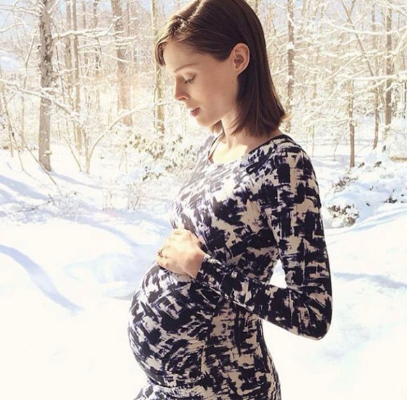 美到不合理！超模Coco Rocha的10套懷孕穿搭