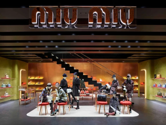 MIU MIU 日本旗艦店隆重開幕 時尚秀Party's up！