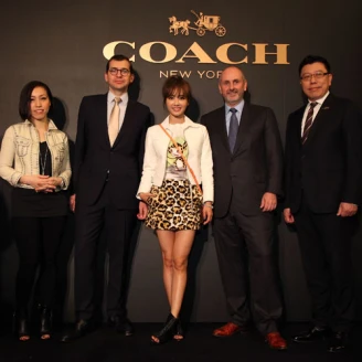 Coach TAIPEI 101旗艦店重新開幕！天后蔡依林擔任剪綵嘉賓