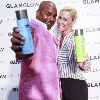 GLAMGLOW推出席捲好萊塢的「HELLO SEXY性感礦泥泡泡系列」！