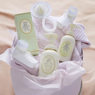 Les Merveilleuses LADURÉE母嬰用品登場！「焦糖君媽咪寶寶系列」溫馨上市