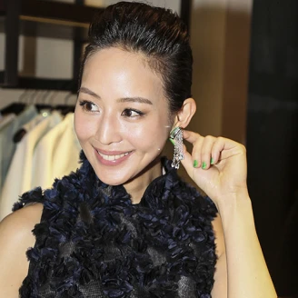 氣質女神張鈞甯現身成都，慶祝夏姿成都精品店開幕！