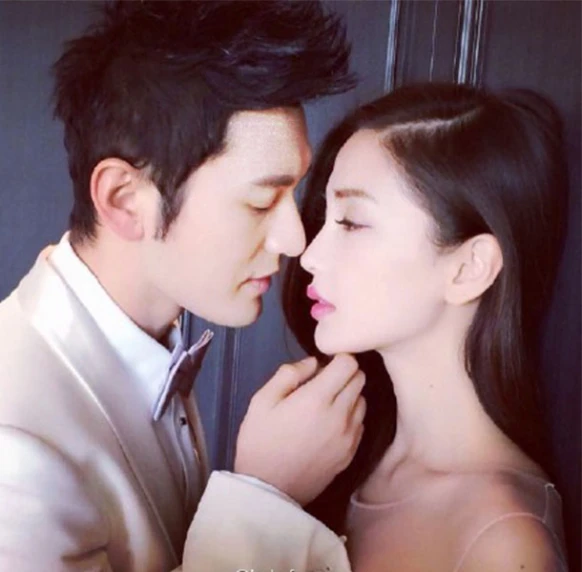 王子公主真人版!Angelababy、黃曉明婚紗照曝光 大玩甜蜜「壁咚」