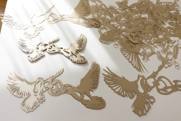 樹上的小鳥都飛去哪？BVLGARI浪漫櫥窗請來日本紙藝家跨刀助陣