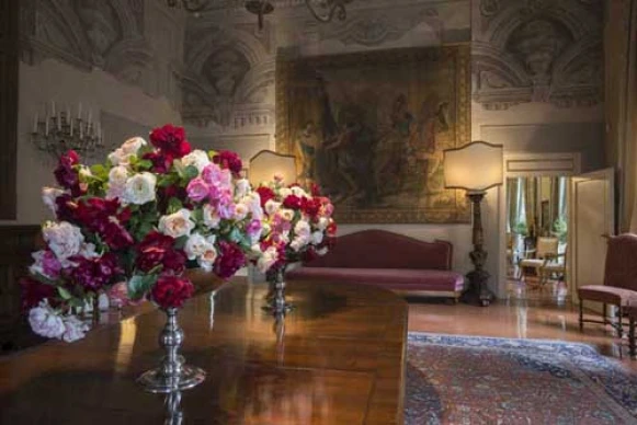 全球藝術品交鋒翡冷翠！Ferragamo《宮殿與城市》文藝又時尚是想逼死誰？ 