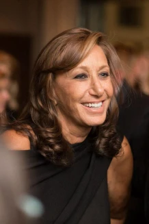 Donna Karan辭別DKNY首席設計師做公益改救萌孩 