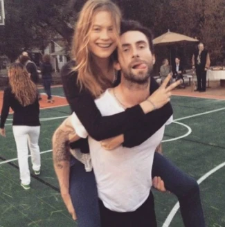 已融化!亞當李維歡慶結婚一周年甜蜜獻唱影片曝光