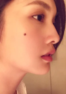 重朋友、工作狂,是女人也是真漢子的楊丞琳